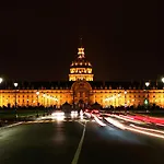 Ibis Centre Mairie Hotel 3*