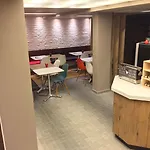 Ibis Centre Mairie Hotel 3*