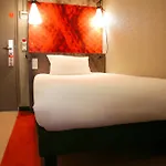 Ibis Centre Mairie Hotel 3*