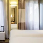 Hotel Ibis Centre Mairie 3*