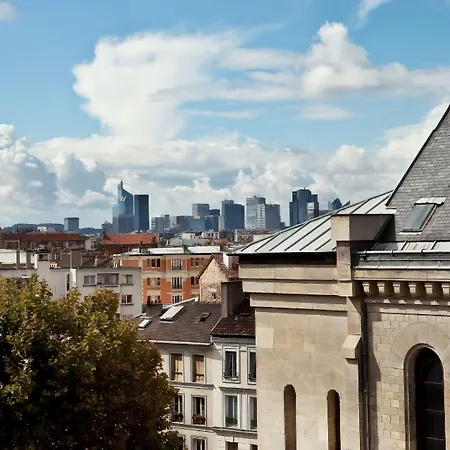 Ibis Centre Mairie Hotel 3*