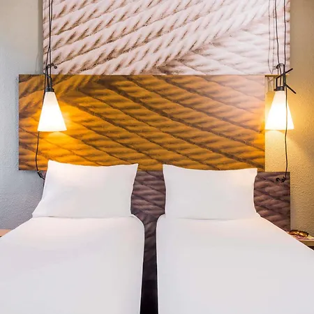 Ibis Centre Mairie 3*