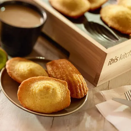 Hotel Ibis Centre Mairie 3*