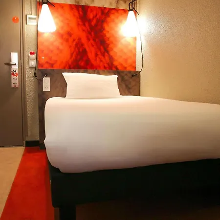 Ibis Centre Mairie 3*