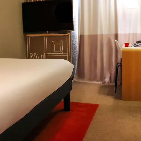 Hotel Ibis Centre Mairie 3*