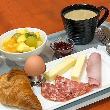 Ibis Centre Mairie 3*