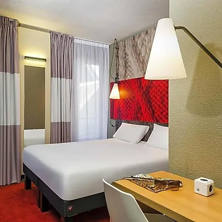 Ibis Centre Mairie 3*