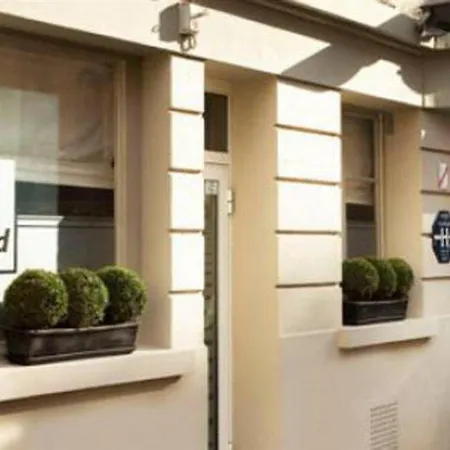 Hotel Ibis Centre Mairie 3*