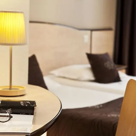 Ibis Centre Mairie فندق كليشي