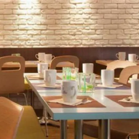 Hotel Ibis Centre Mairie 3*