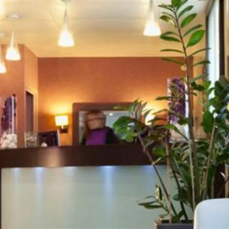 Ibis Centre Mairie فندق كليشي