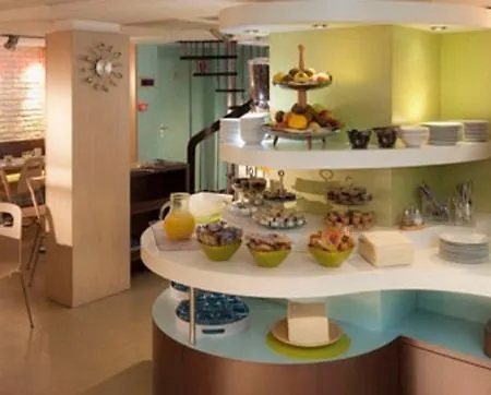 Ibis Centre Mairie 3*