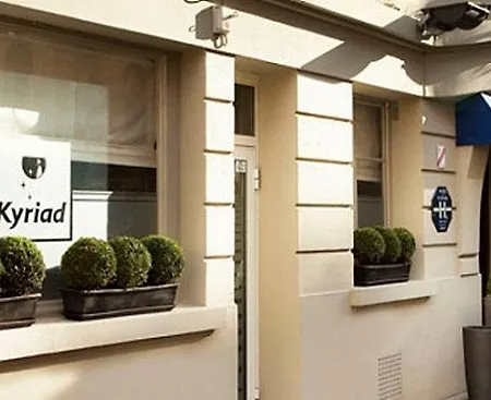 Ibis Centre Mairie 3*
