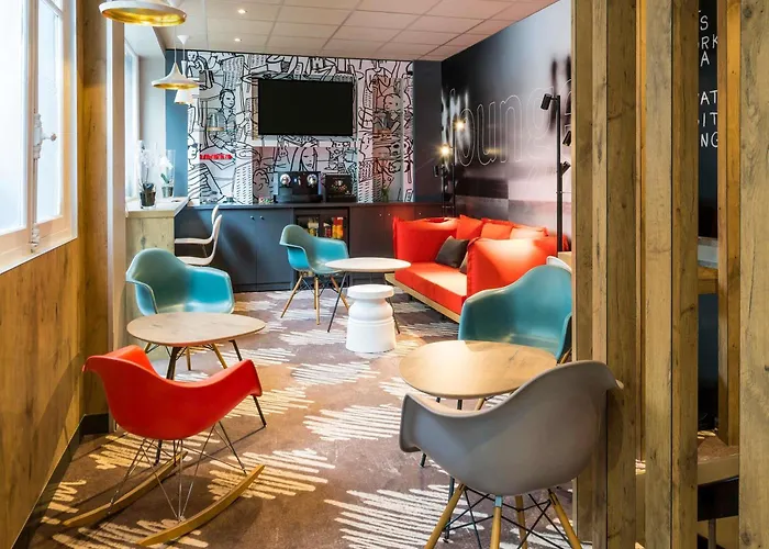 Ibis Centre Mairie Hotel 3*