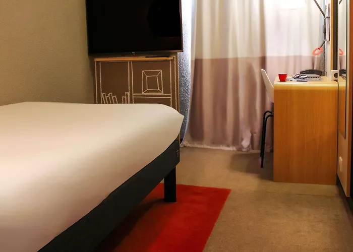 Ibis Centre Mairie 3*