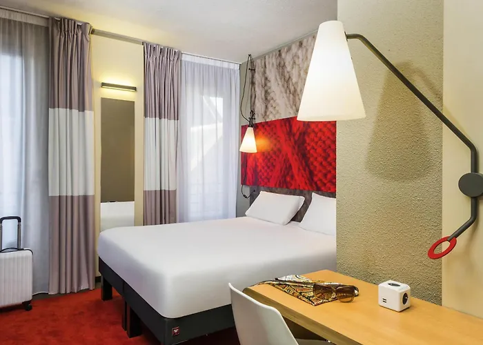 Ibis Centre Mairie 3*