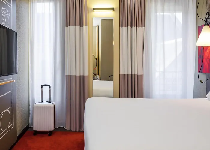 Hotel Ibis Centre Mairie 3*