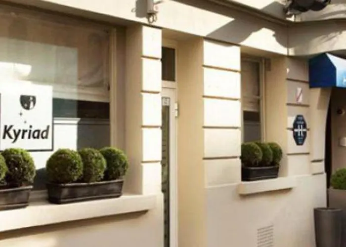 Hotel Ibis Centre Mairie 3*